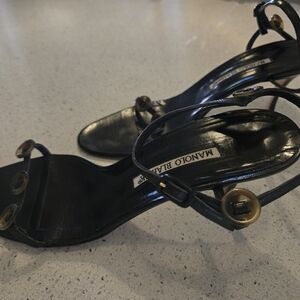 Brown Manolo Blahnik Button Detail High HeelsSize 39 8.5 Made in Italy